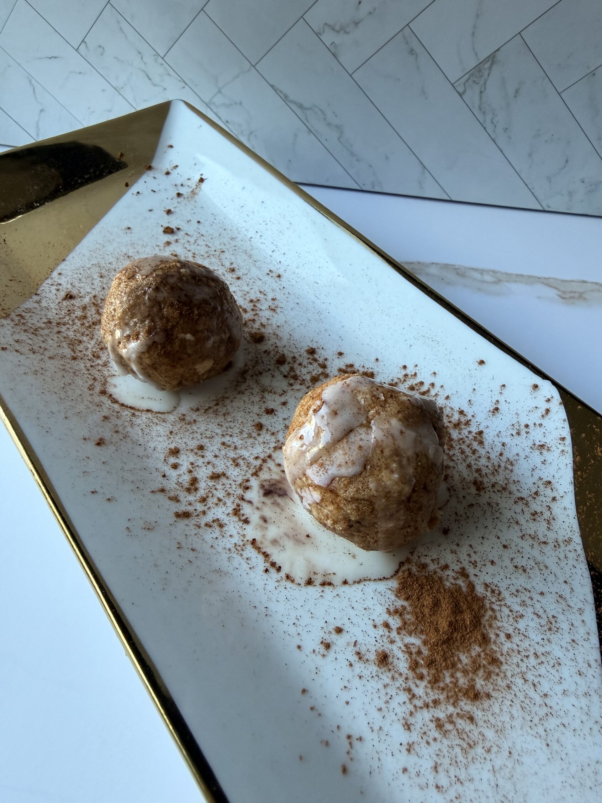 Cinnamon Roll Protein Balls